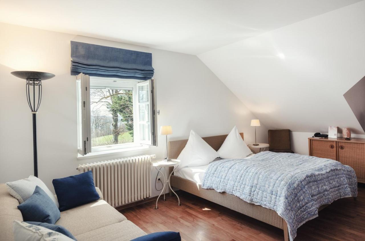 Biohotel Schlossgut Oberambach Buitenkant foto