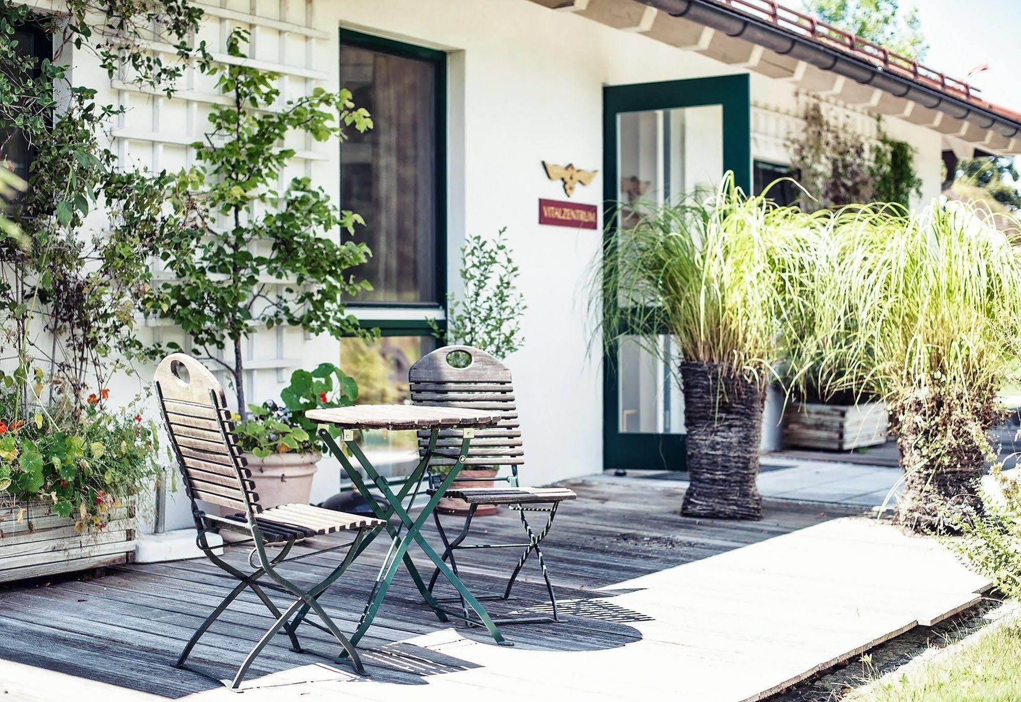 Biohotel Schlossgut Oberambach Buitenkant foto