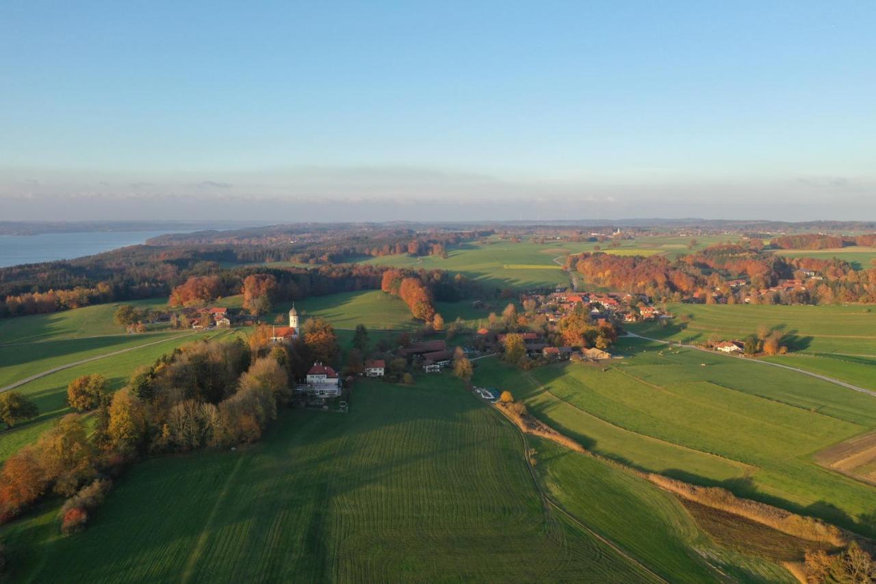 Biohotel Schlossgut Oberambach Buitenkant foto